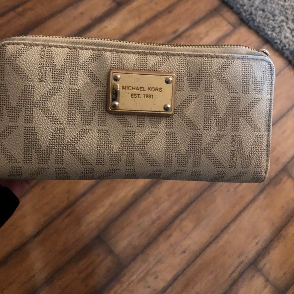 Michael Kors wallet